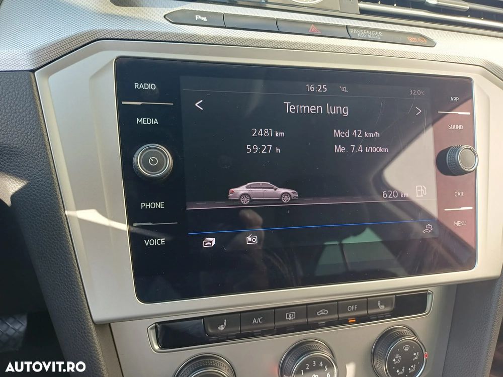 Volkswagen Passat - 2