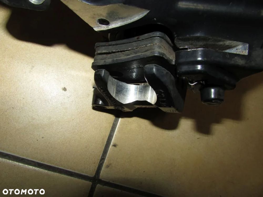 KTM Duke 125 17-23 zacisk hamulca tył klocki OEM - 2