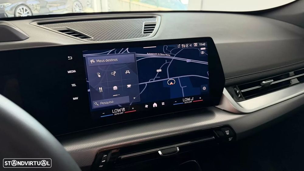 BMW iX1 eDrive20 Pack Desportivo M - 32