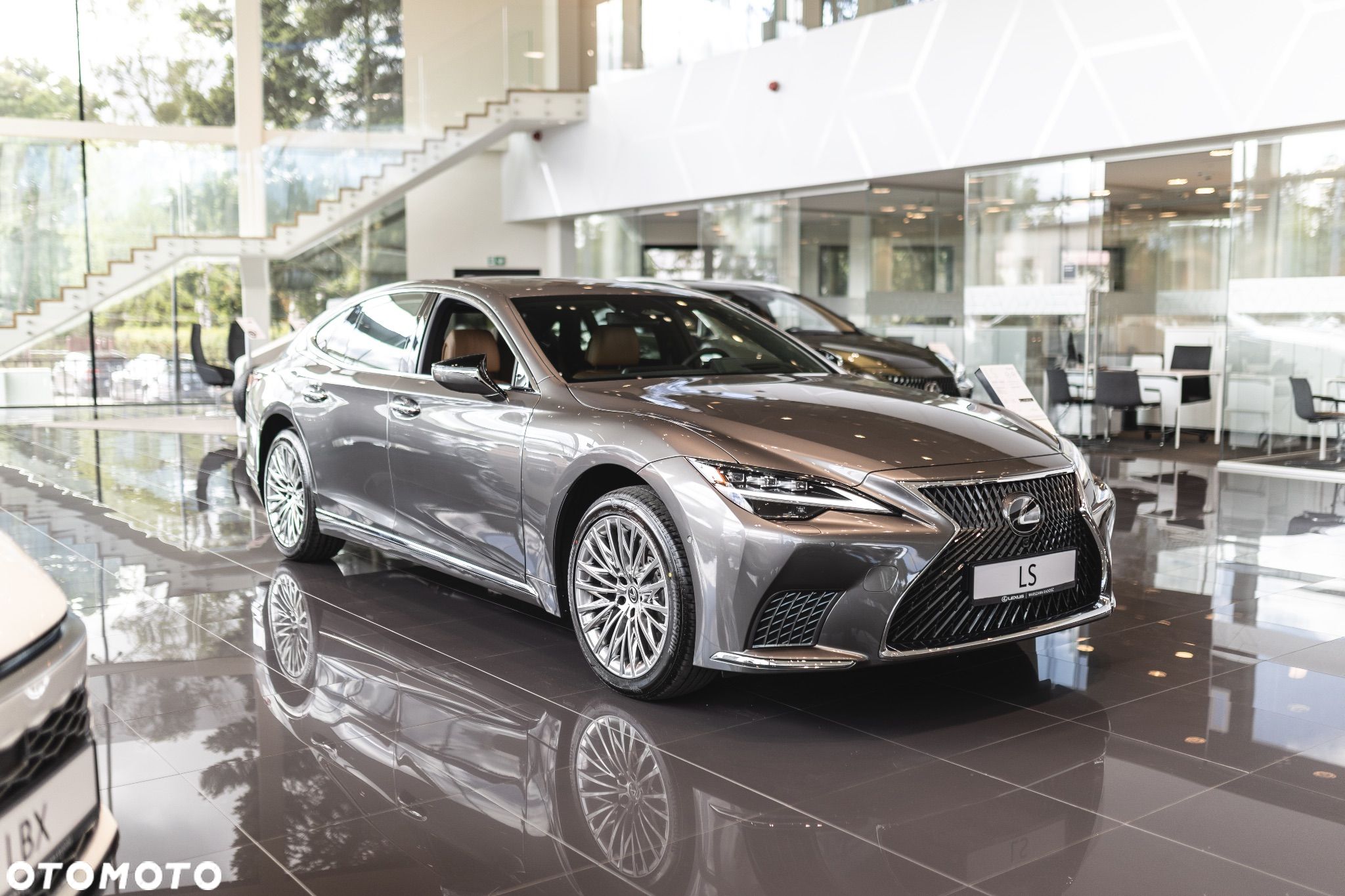 Lexus LS 500h Prestige AWD - 1