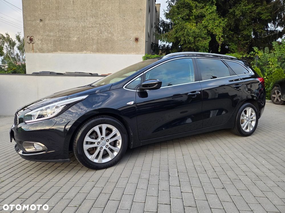 Kia Ceed 1.6 GDI Dream Team Edition - 4