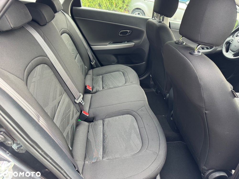 Kia Ceed 1.6 CRDi 128 ISG Fifa World Cup Edition - 30