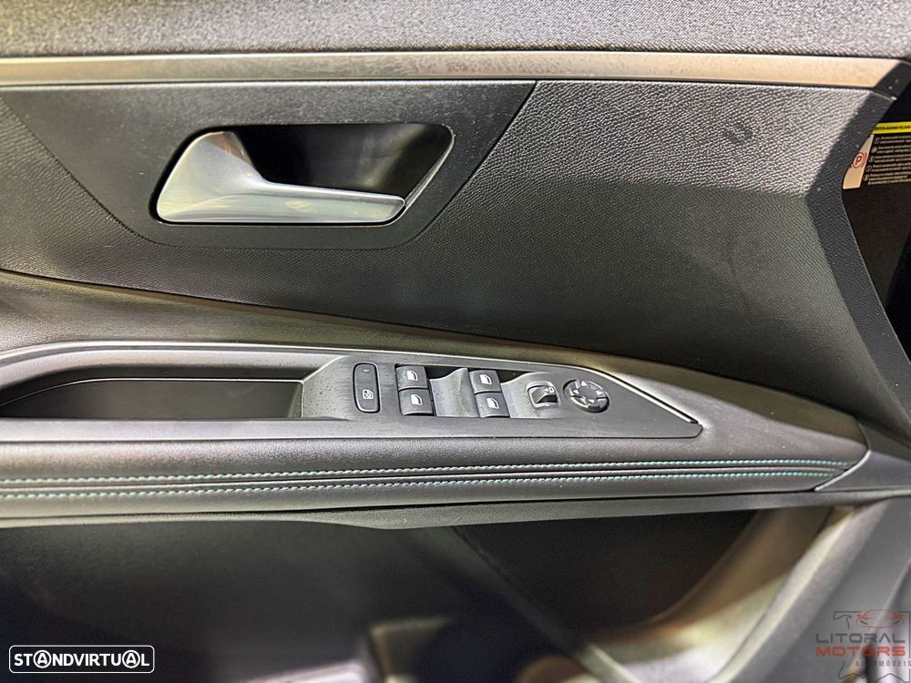 Peugeot 3008 1.2 PureTech Allure Pack EAT8 - 18