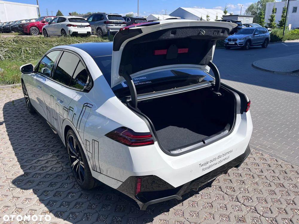 BMW Seria 5 520d xDrive mHEV - 9
