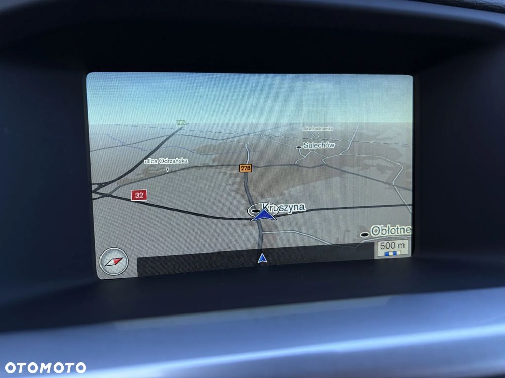 Volvo V60 D4 Geartronic Momentum - 25