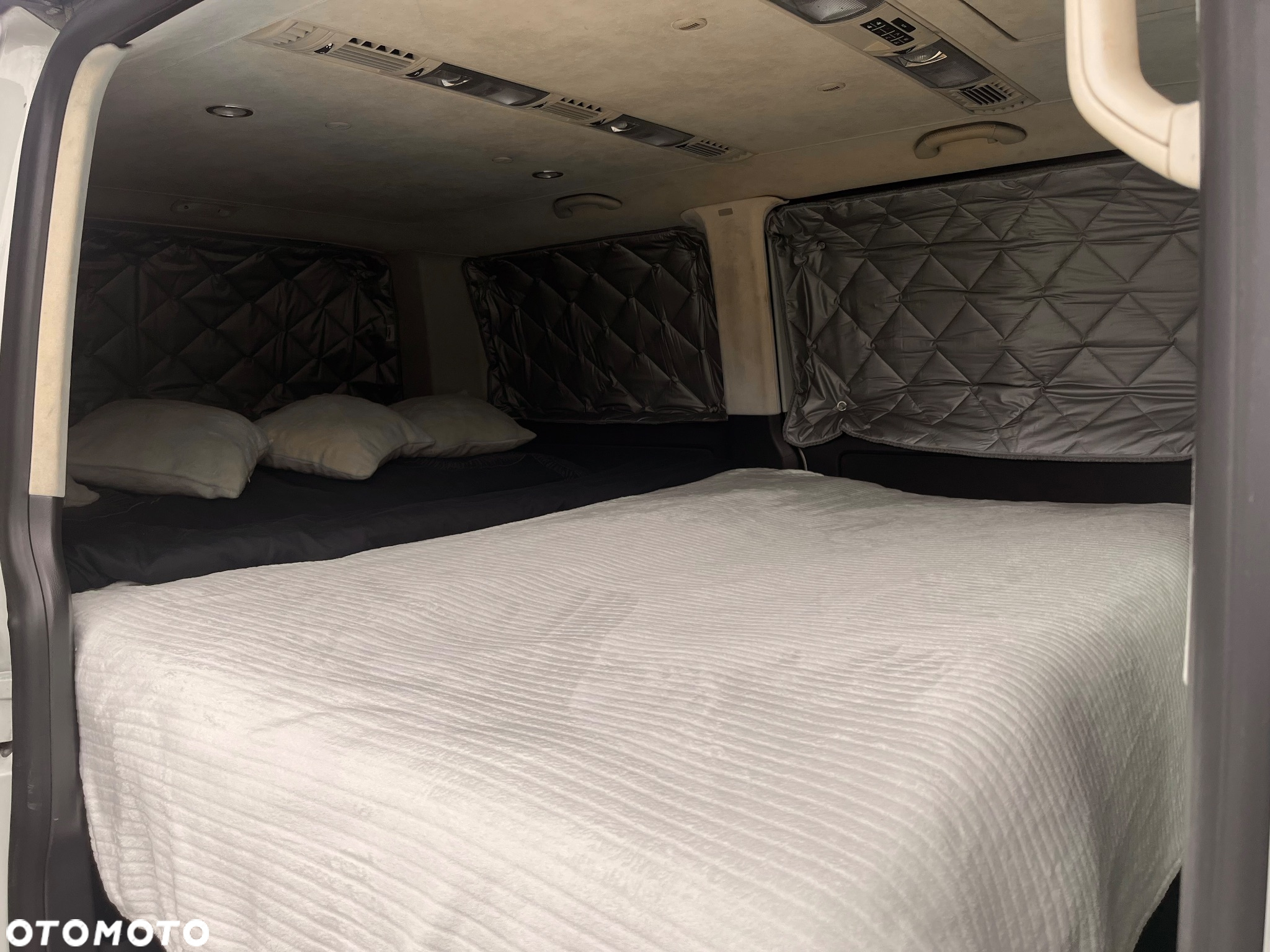 Volkswagen Multivan - 29