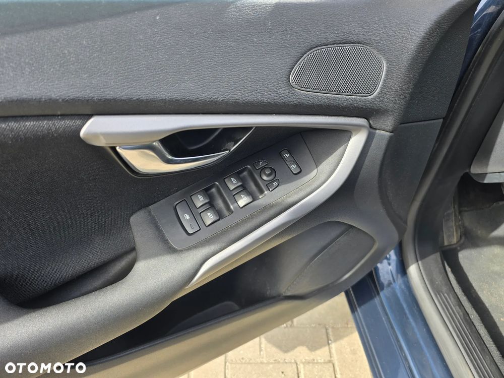 Volvo V40 - 24