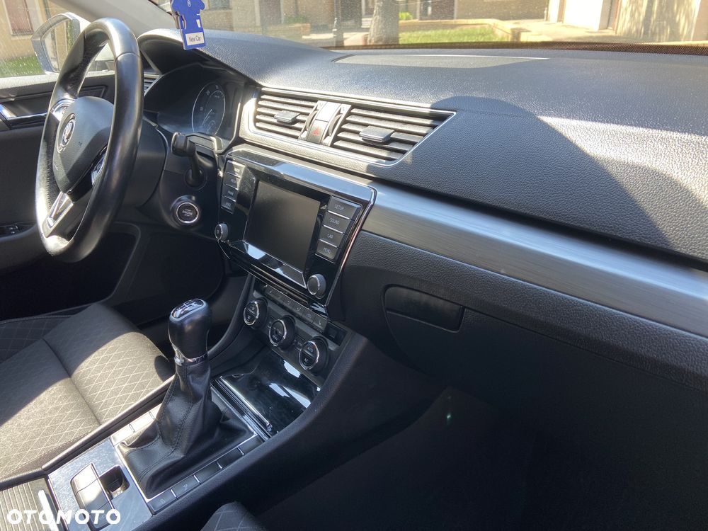 Skoda Superb 2.0 TDI Ambition - 21