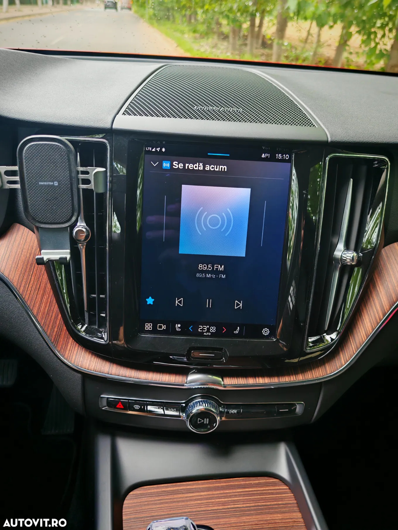 Volvo XC 60 B4 MHEV AT AWD Plus Dark - 16