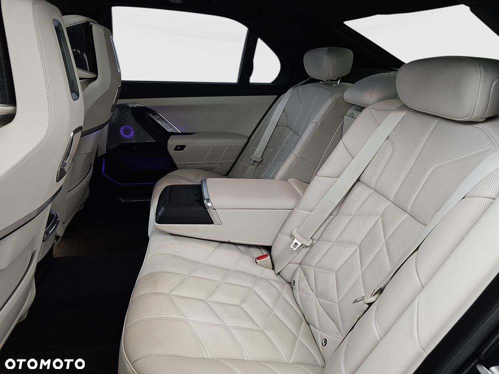 BMW Seria 7 - 19