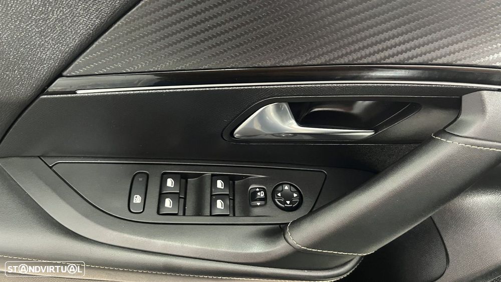 Peugeot 2008 1.2 PureTech GT Line EAT8 - 22