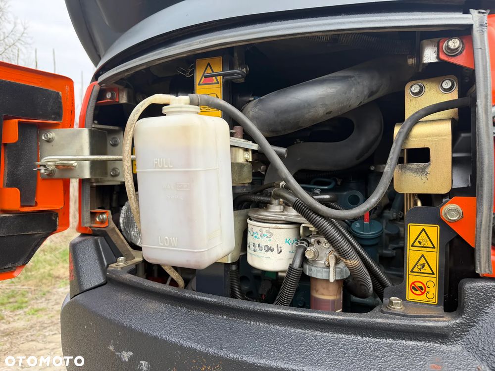 Kubota U27 Minikoparka koparka gąsienicowa 2.8 tony. jak Nówka sztuka z salonu! 2017 rok. 2200mtg. Przywieziona z Gospodarstwa Norweskiego! Zadbana Maszyna ani deka luzów i wycieków. Aktualna Dekra dokumentacja BMWT! Szybkozłącze Hydrauliczne. Szybka wolna jazda.Zamki na tłokach. Wersja Norweska!! OKAZJA - 16