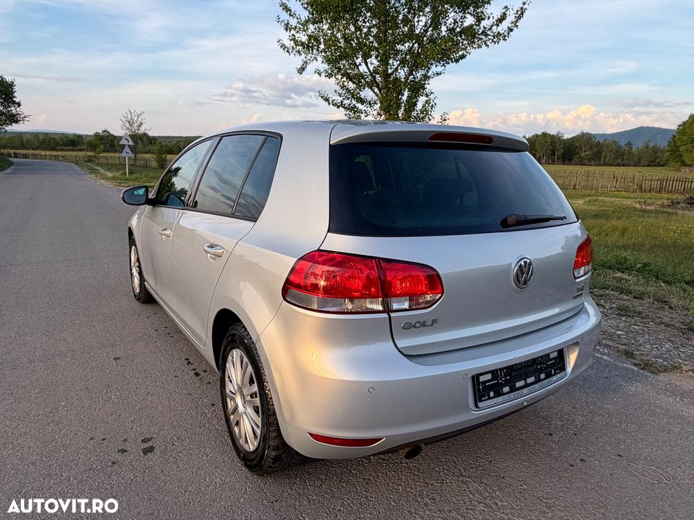 Volkswagen Golf 2010 photo 3