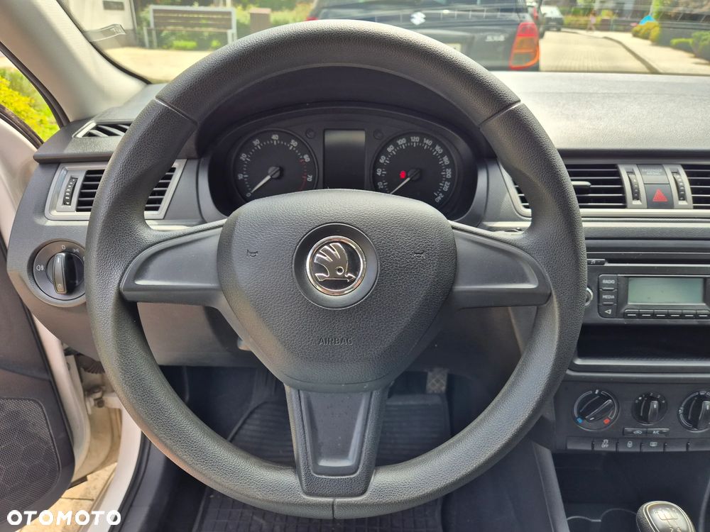 Skoda RAPID 1.2 MPI Active - 10