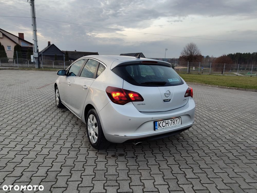 Opel Astra 2.0 CDTI Cosmo - 6