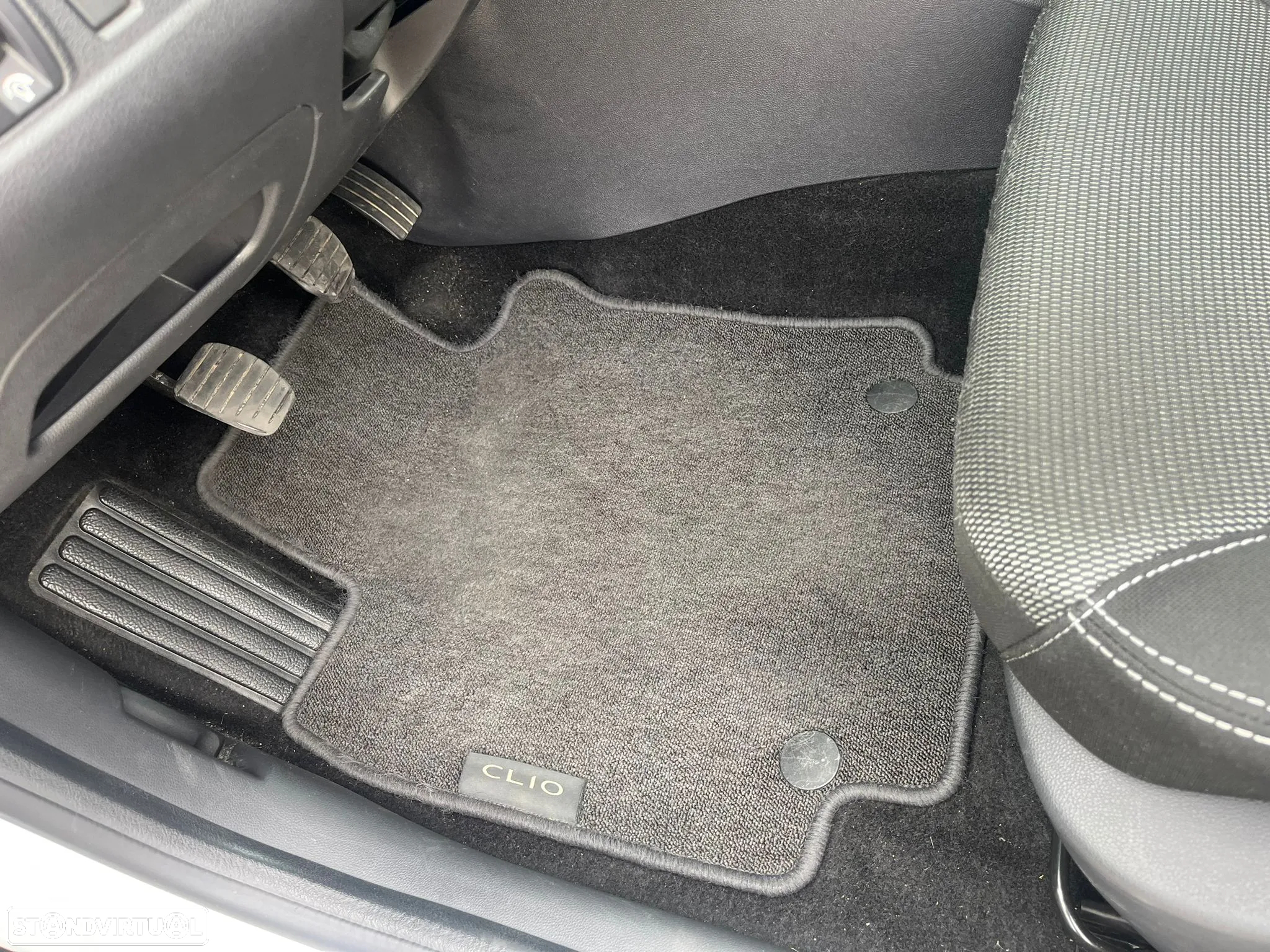 Renault CLIO 1.5 dCI 75cv - ZEN - AC - IVA DEDUTÍVEL - 20