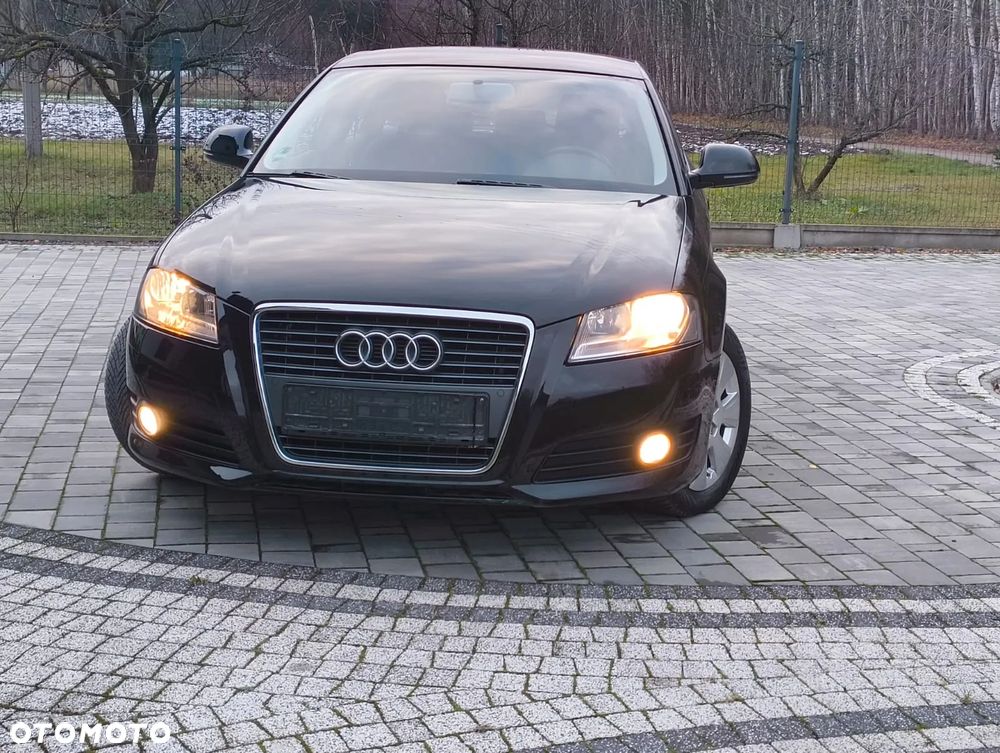 Audi A3 Sportback 1.6 TDI DPF Ambiente - 8