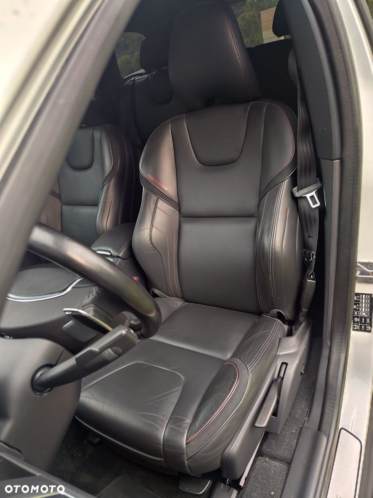 Volvo XC 60 D4 AWD Geartronic Momentum - 31