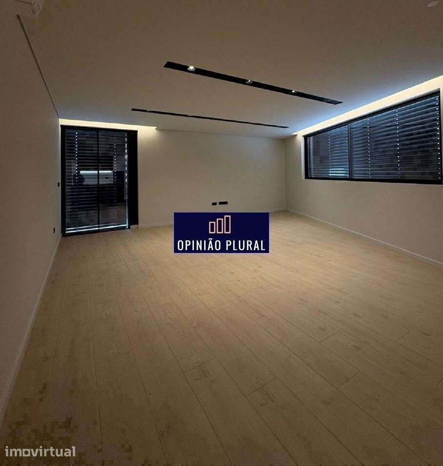 Apartamento T1 Premium com Varanda e Três Frentes no BISMARK - Vista 3