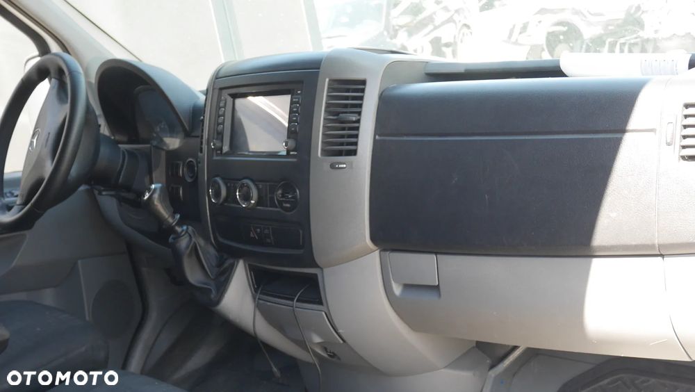 Mercedes-Benz SPRINTER - 11