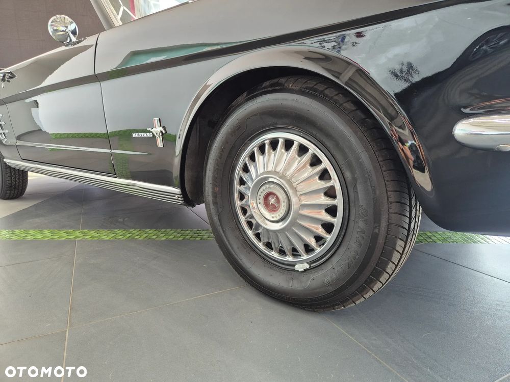 Ford Mustang - 17