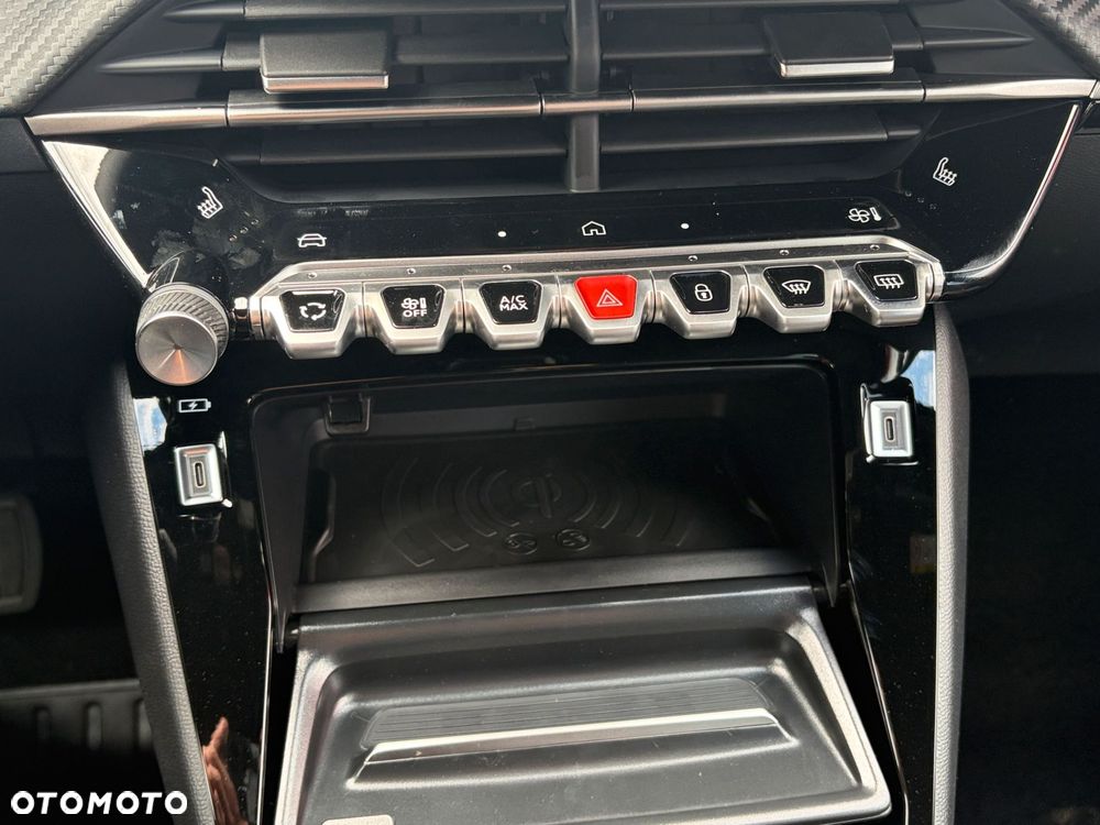 Peugeot 2008 PureTech mHEV Allure e-DCS6 - 18