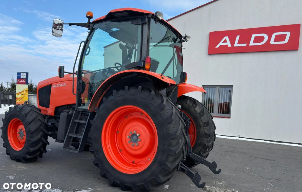 Kubota M135GX - 12
