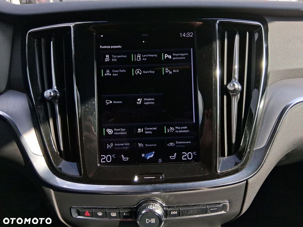 Volvo V60 Cross Country - 23