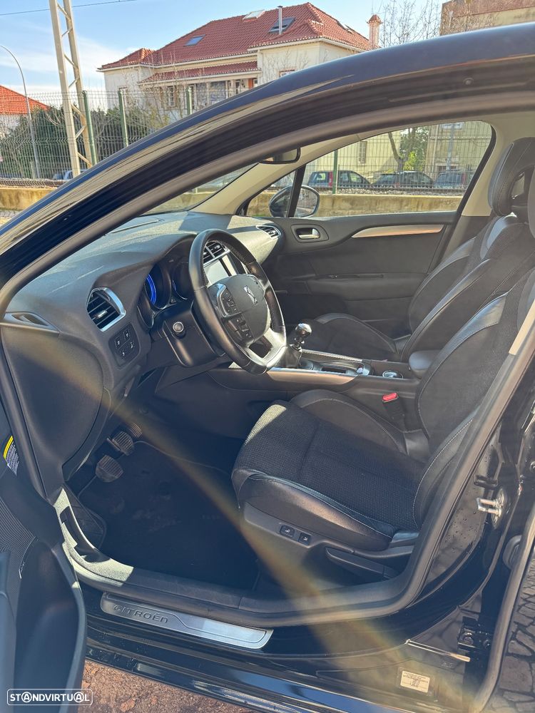 Citroën C4 2.0 HDi Exclusive J17 - 32