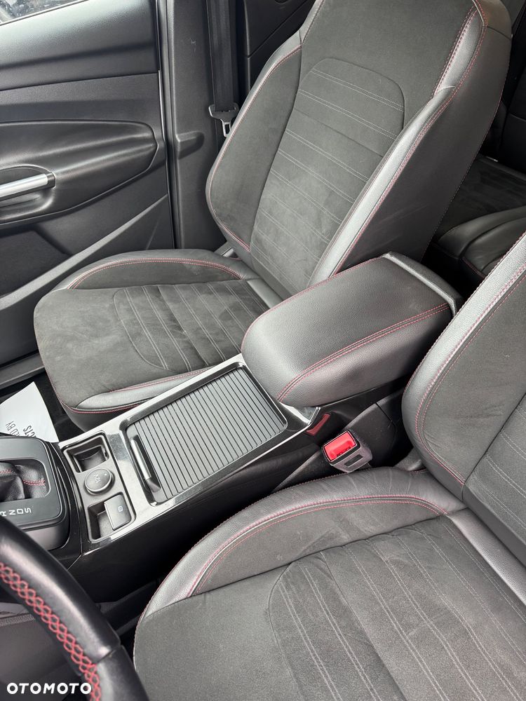 Ford Kuga 2.0 EcoBlue 4x4 ST-LINE - 19