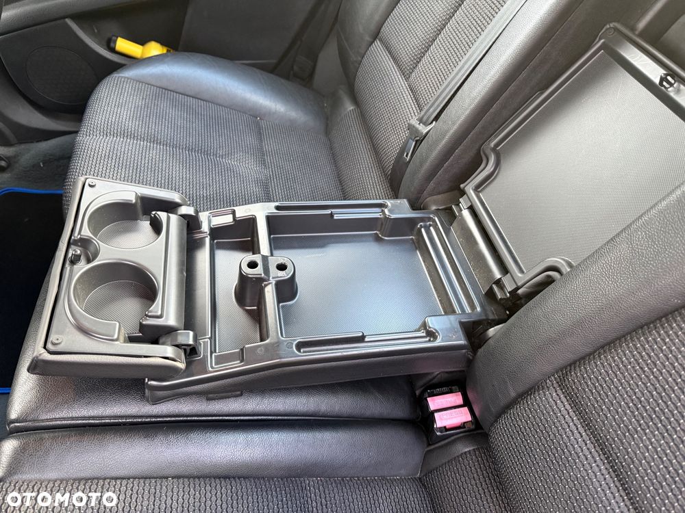 Peugeot 407 2.0 HDI ST Komfort EU3 - 6