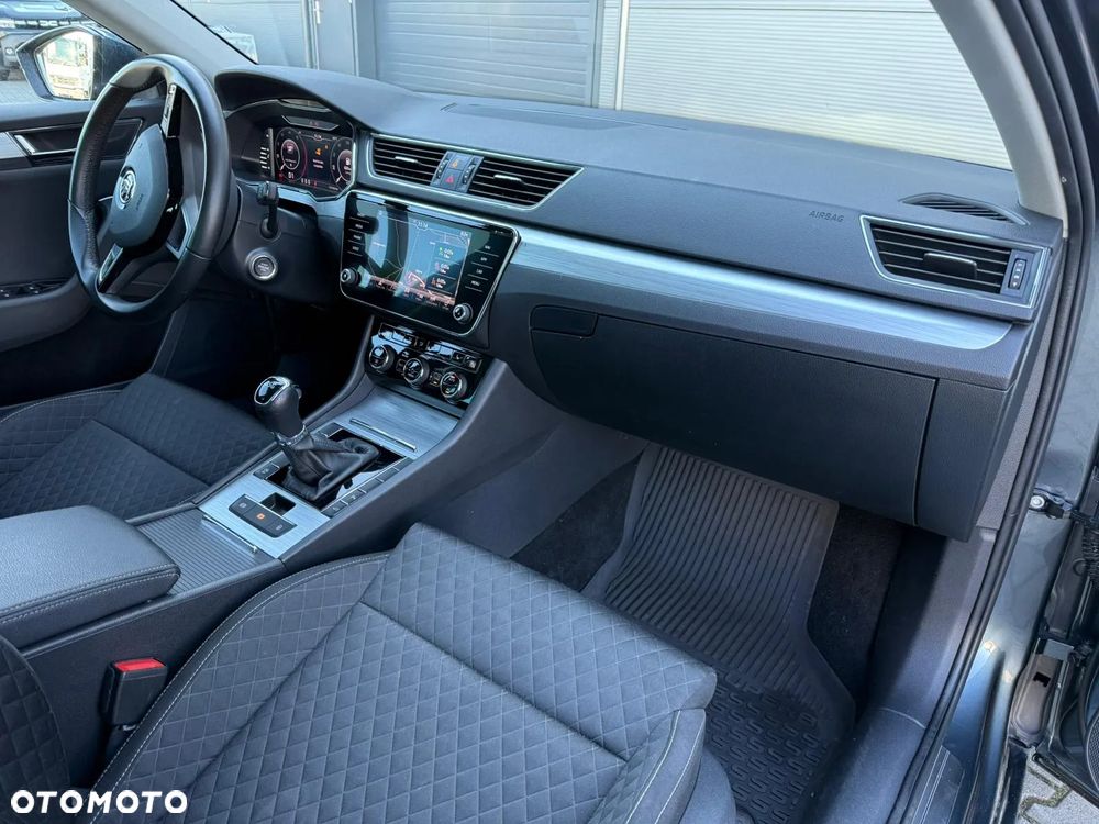 Skoda Superb 2.0 TDI Ambition DSG - 14