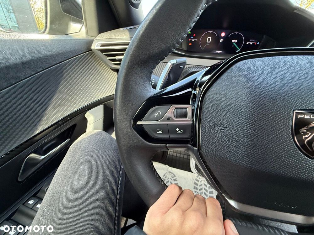 Peugeot 2008 1.2 PureTech Allure S&S EAT8 - 22