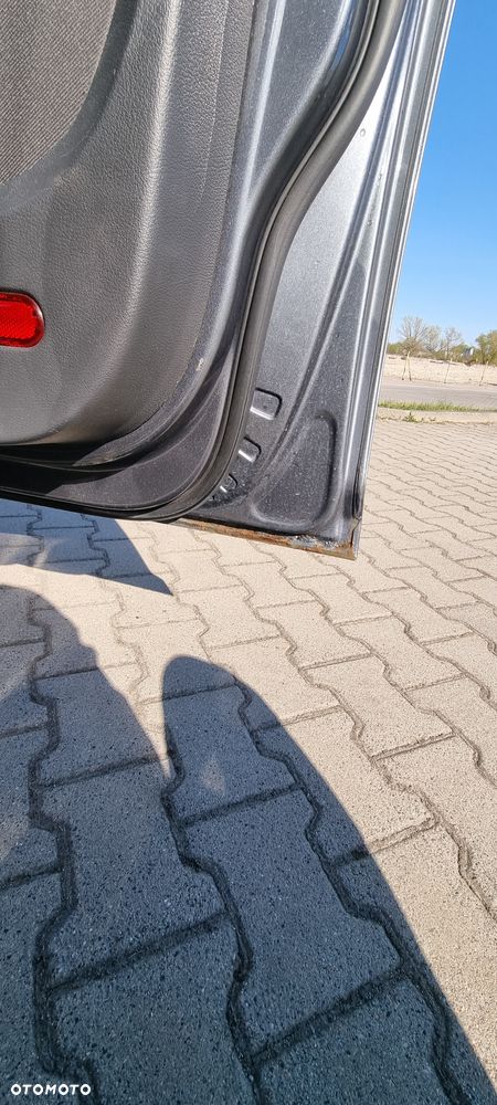 Volkswagen Touran 1.9 TDI Basis - 25