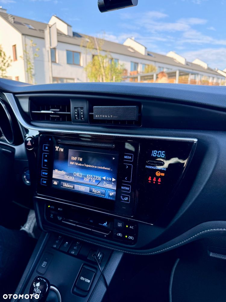 Toyota Auris Hybrid 135 Premium - 9