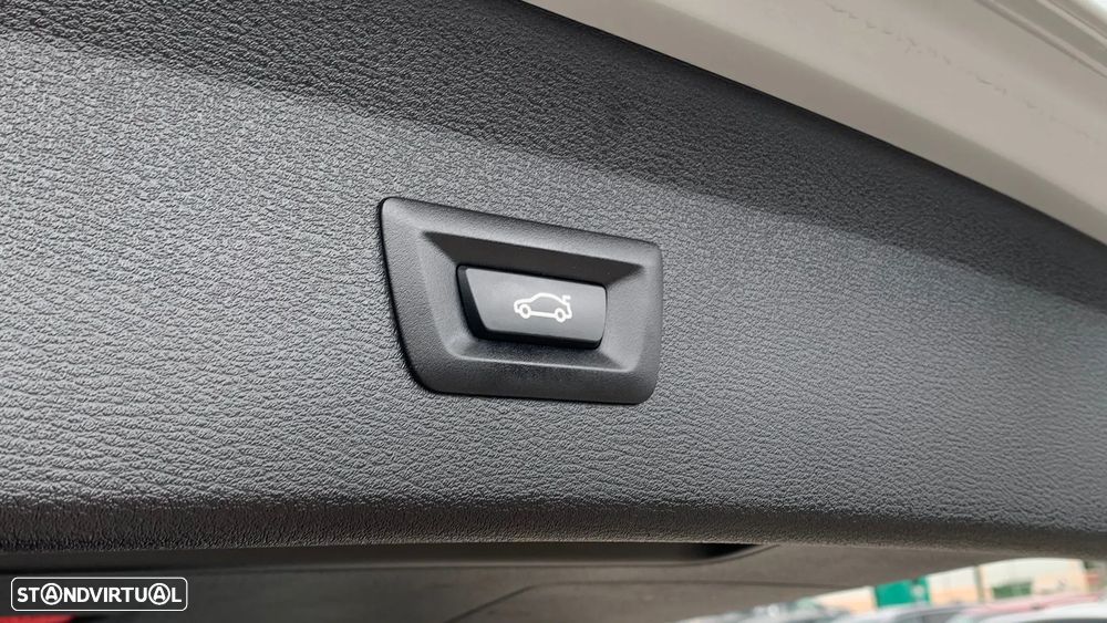 BMW X1 25 e xDrive Corporate Edition - 29