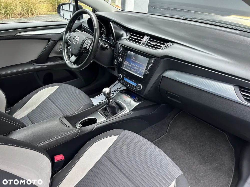 Toyota Avensis Touring Sports 1.8 Edition S+ - 31