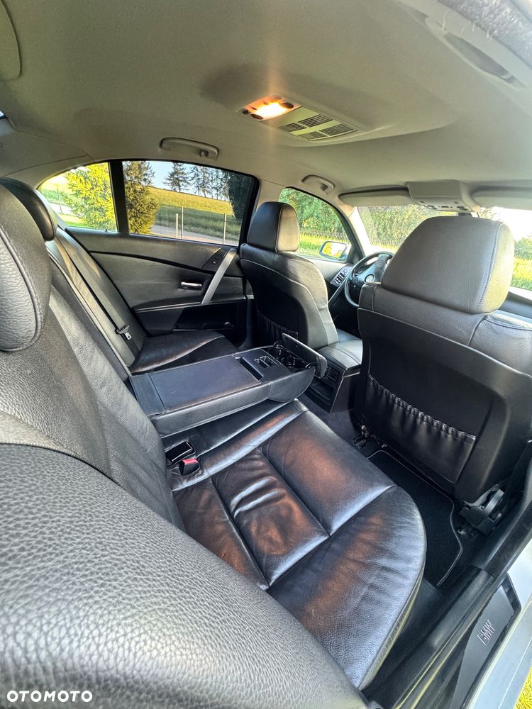 BMW Seria 5 520i - 14