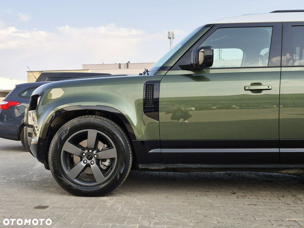 Land Rover Defender - 14