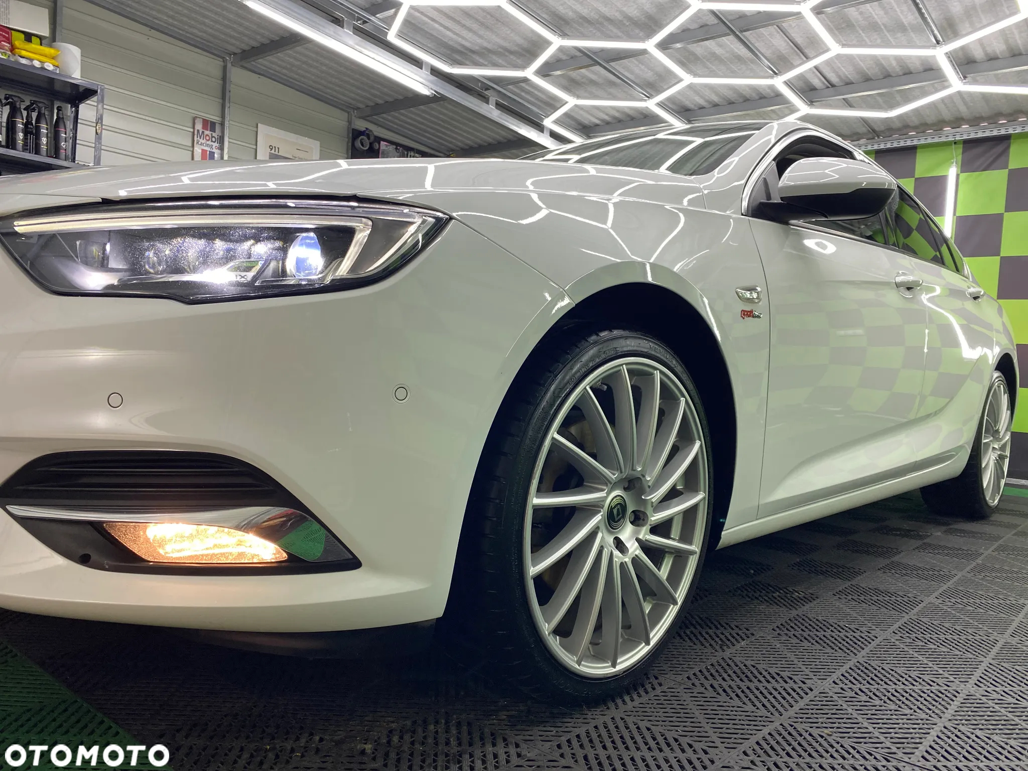 Opel Insignia - 11