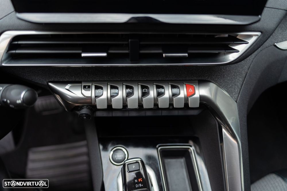 Peugeot 3008 1.6 Hybrid Allure e-EAT8 - 24