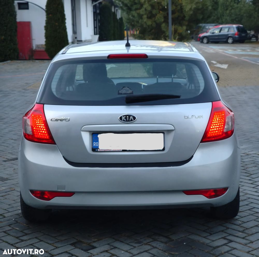 Kia Ceed - 14