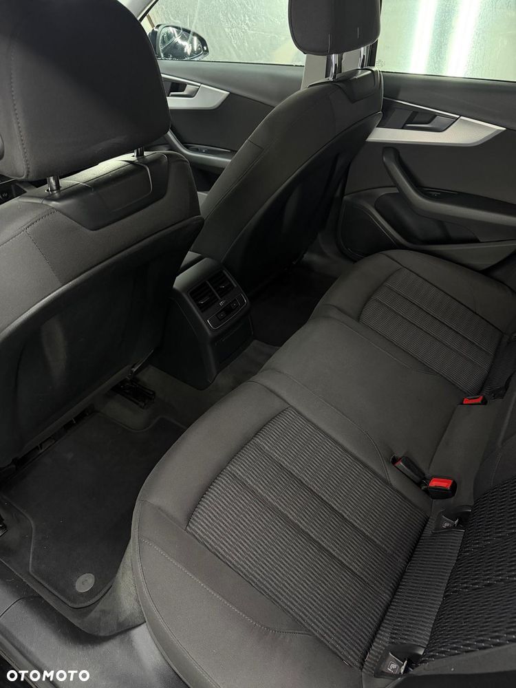 Audi A4 Avant 2.0 TDI S tronic - 25