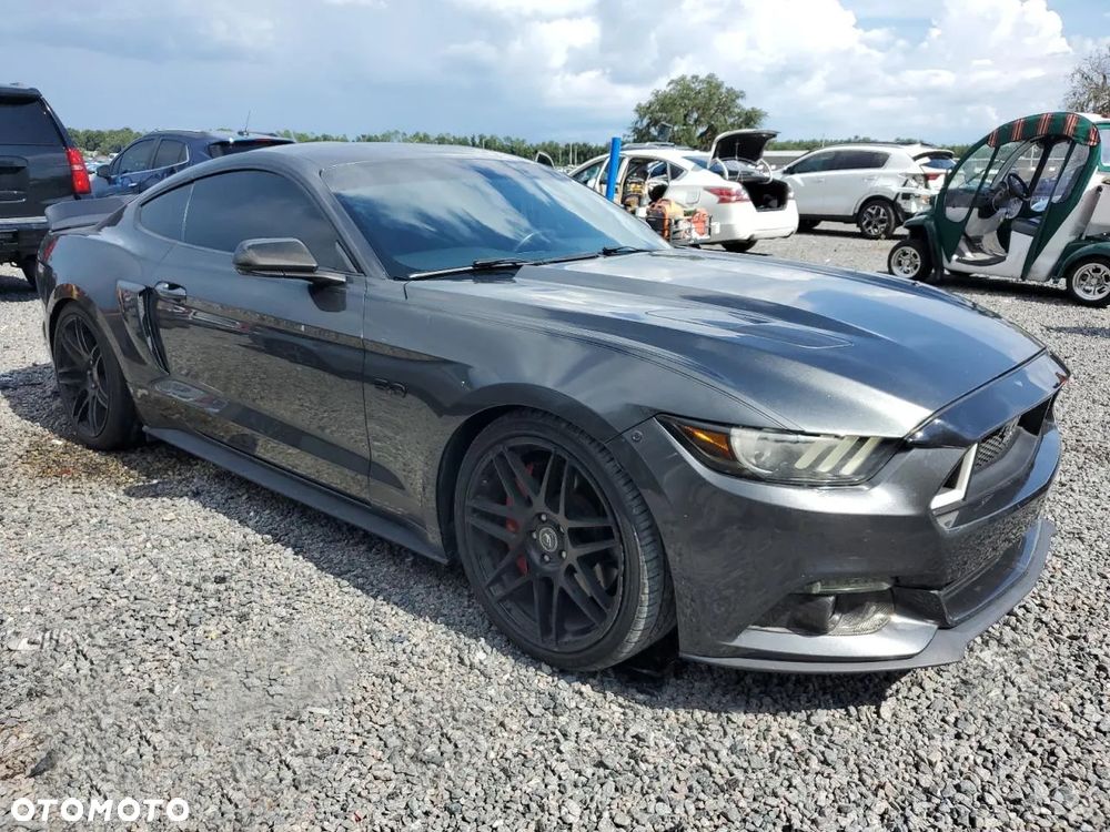 Ford Mustang 5.0 V8 GT - 2