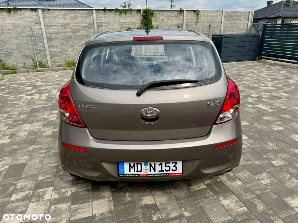 Hyundai i20 - 15