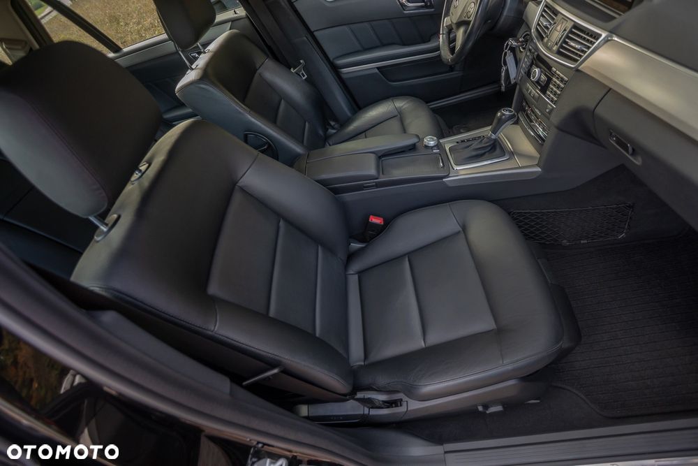Mercedes-Benz Klasa E 250 BlueEFFICIENCY 7G-TRONIC Avantgarde - 19