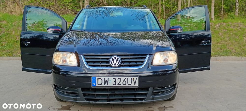 Volkswagen Touran 1.9 TDI Conceptline - 11