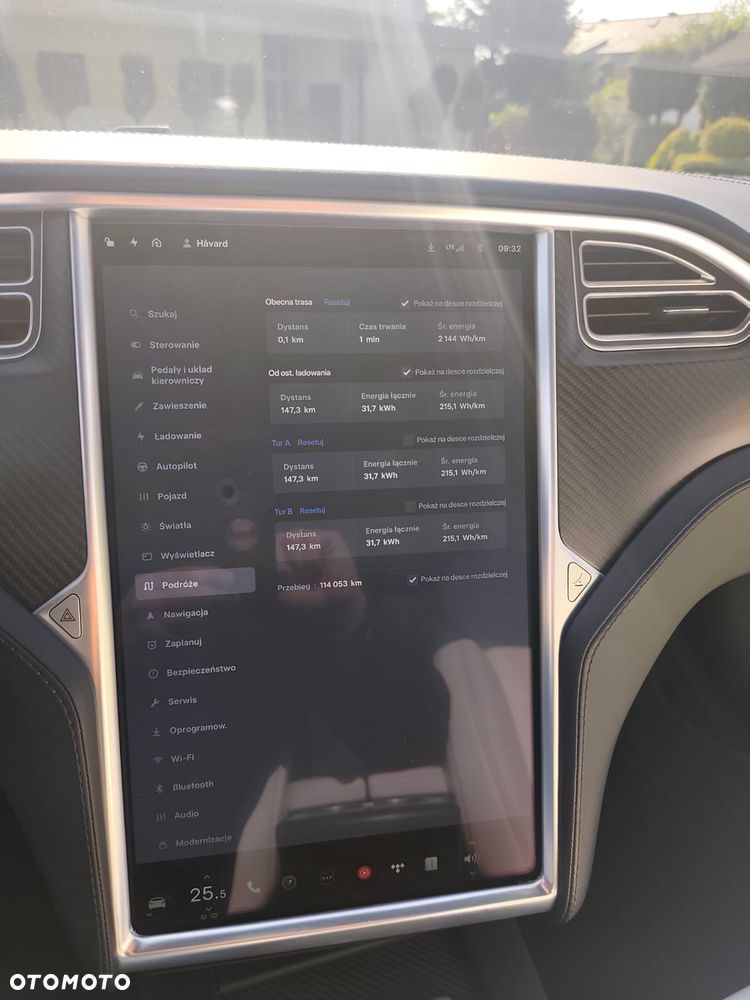 Tesla Model S - 26