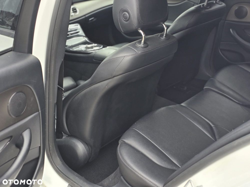 Mercedes-Benz Klasa E 200 d 9G-TRONIC - 17