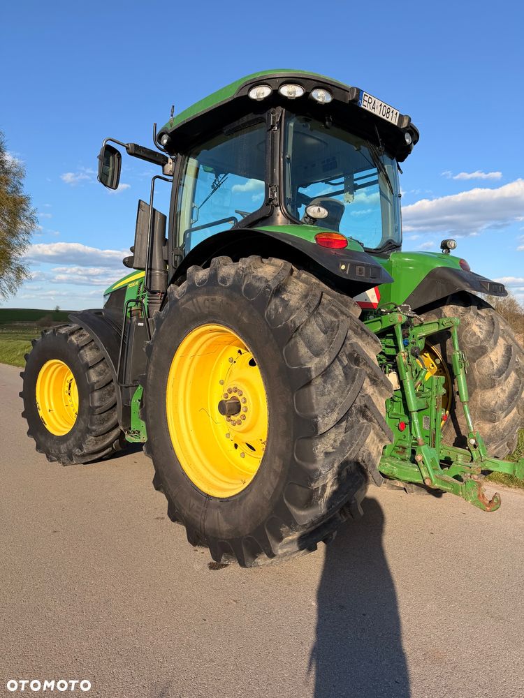 John Deere 7230R - 7